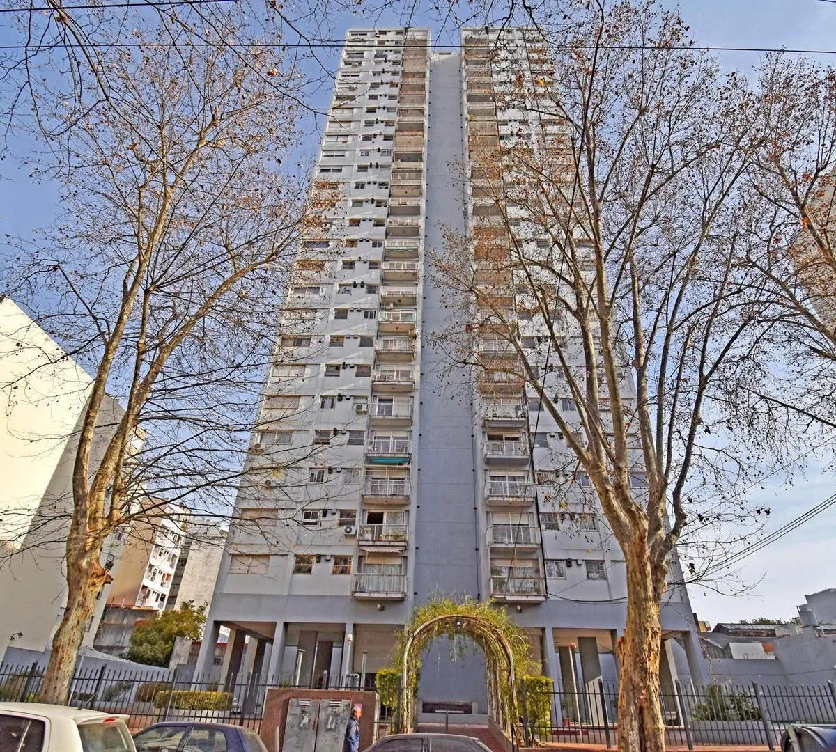 Studio with balcony and 24h security