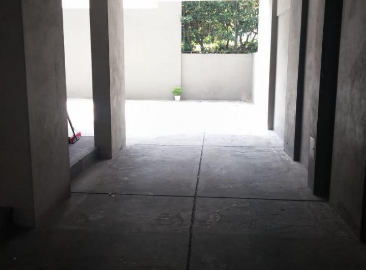 Departamento semipiso de 2 ambientes con balcón y cochera fija en Villa Urquiza
