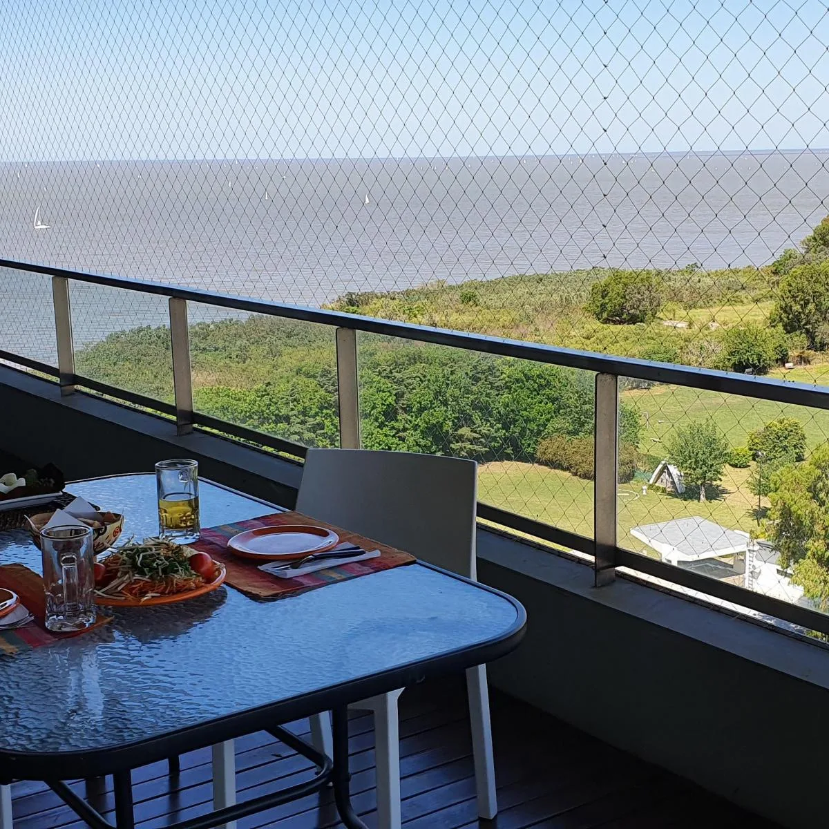 Apartamento semimeio andar de 4 ambientes com 3 dormitórios em Olivos