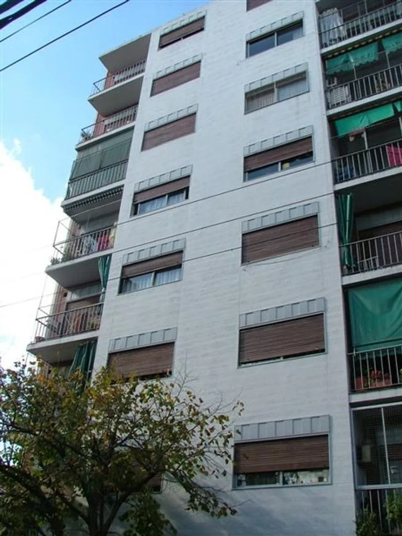 Departamento 4 Ambientes Frente Balcón