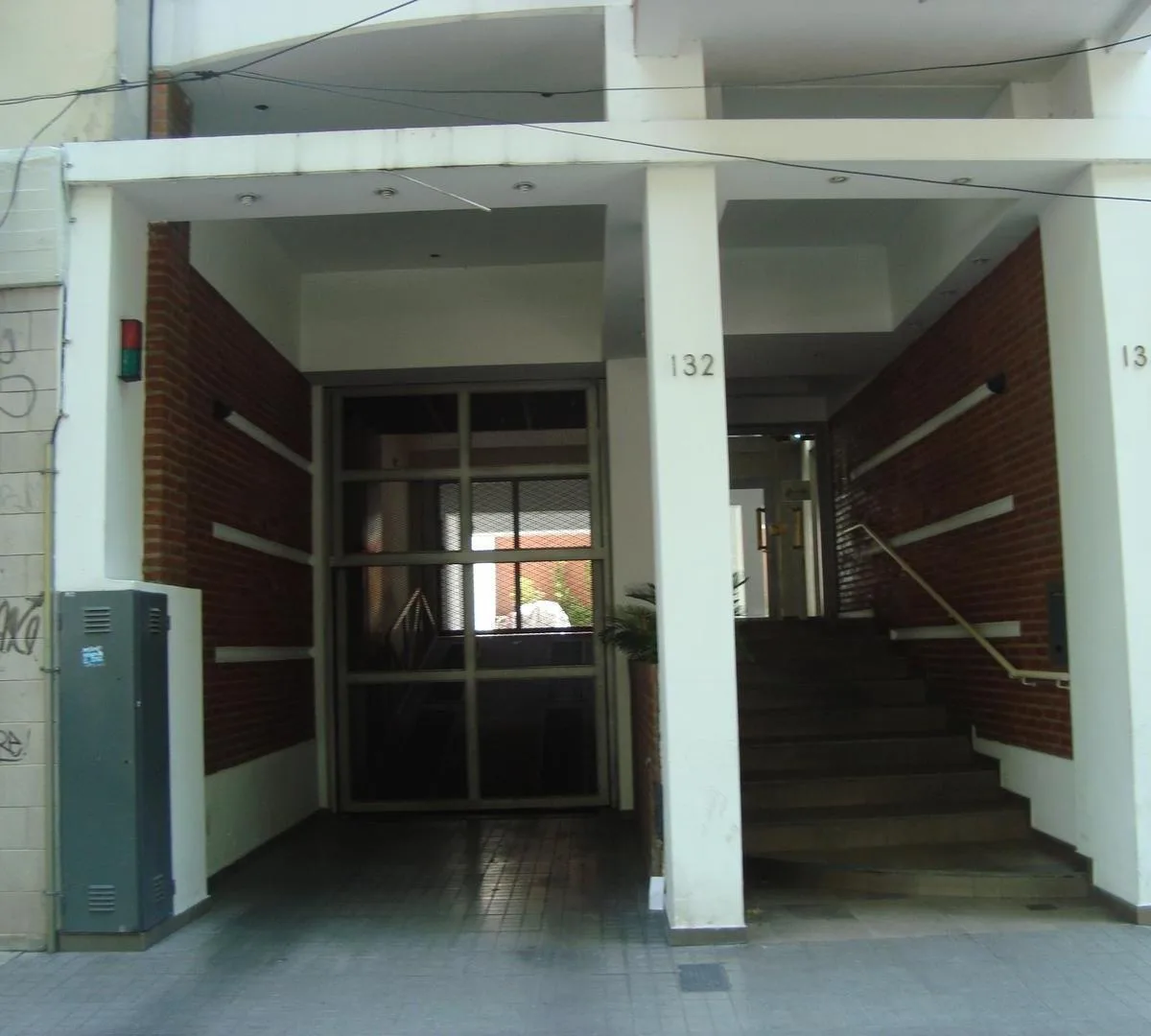 Departamento de 3 ambientes al frente con balcones en La Matanza
