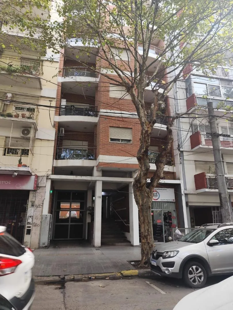 Трёхкомнатная квартира на аренду в Buenos Aires