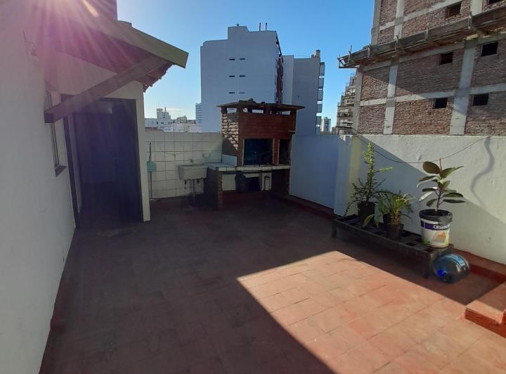 Kitnet em PH no 3º andar sem elevador em Chacarita