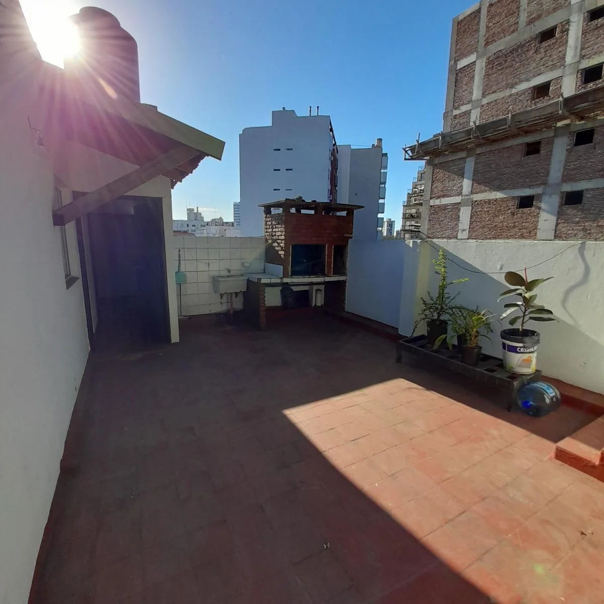 Kitnet em PH no 3º andar de frente em Buenos Aires