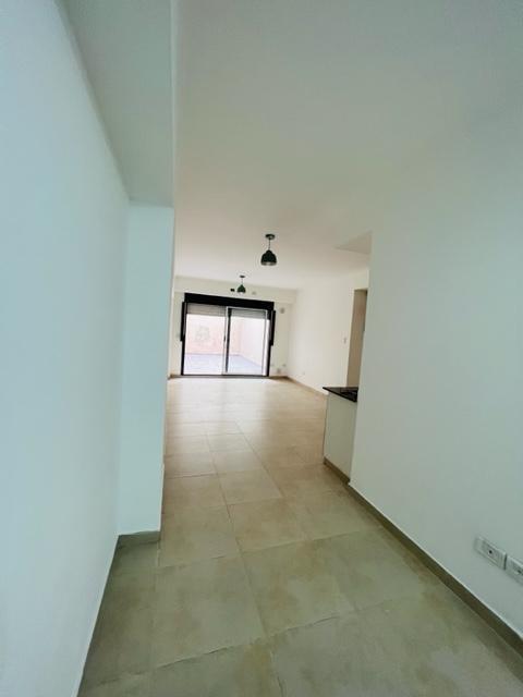 Studio apartment with patio in La Boca