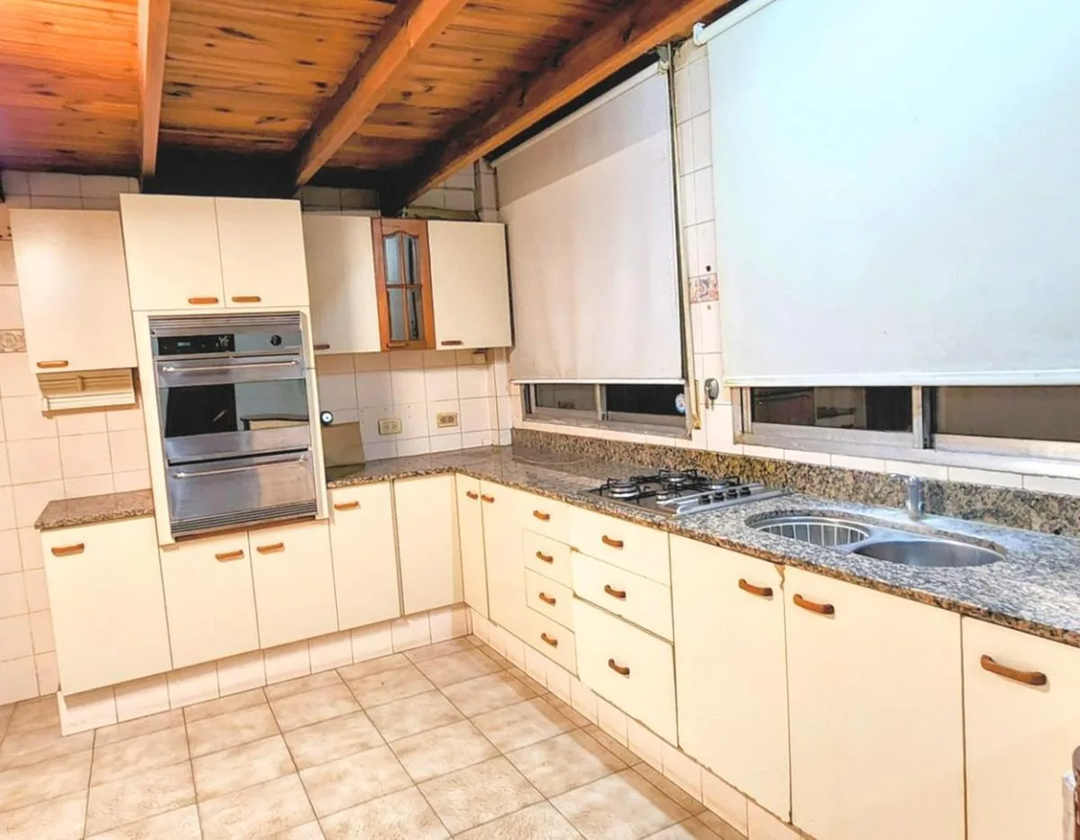 Квартира с 2 спальнями и парковочным местом в Hurlingham