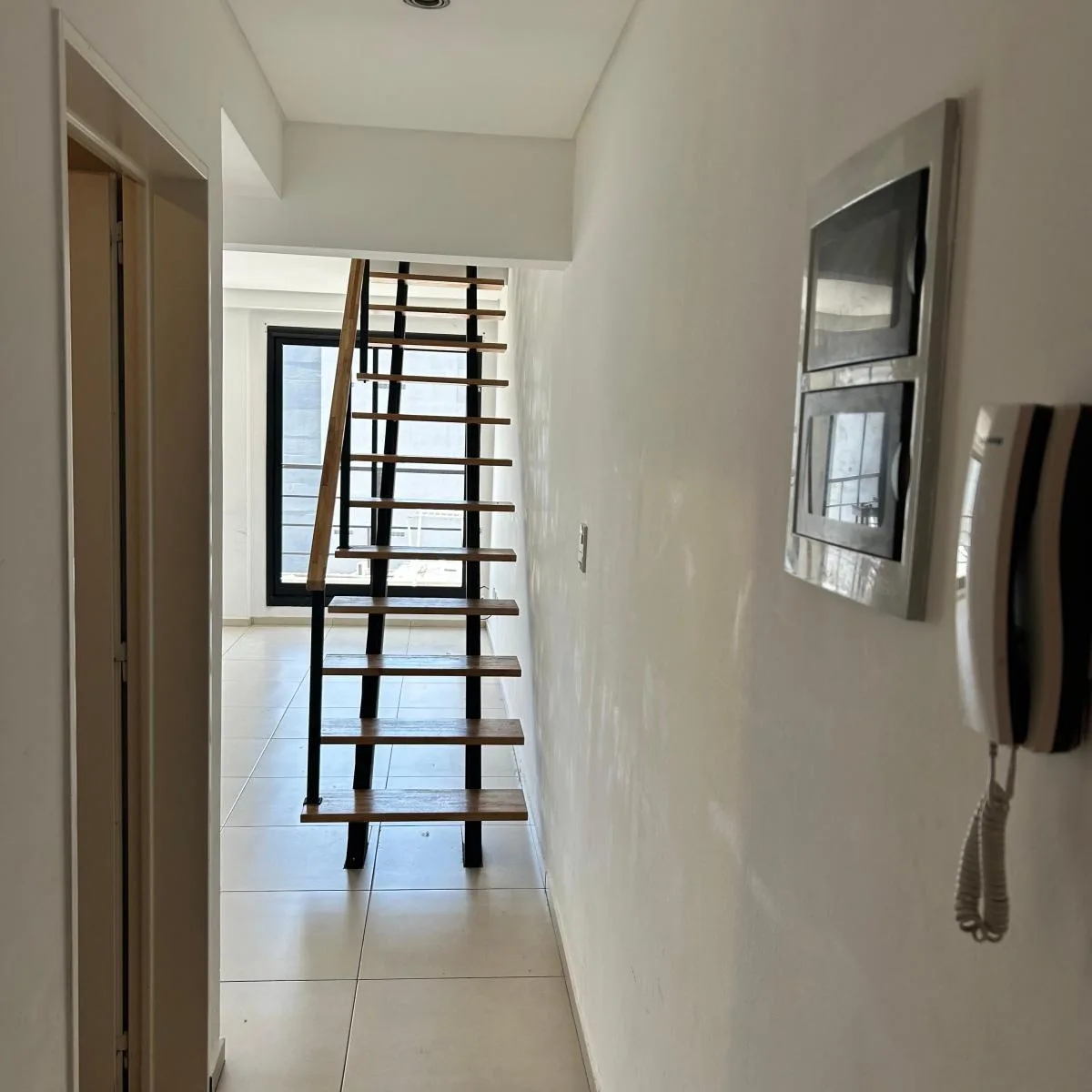 Departamento Triplex Impecable con Cochera Fija en Alquiler en Barracas