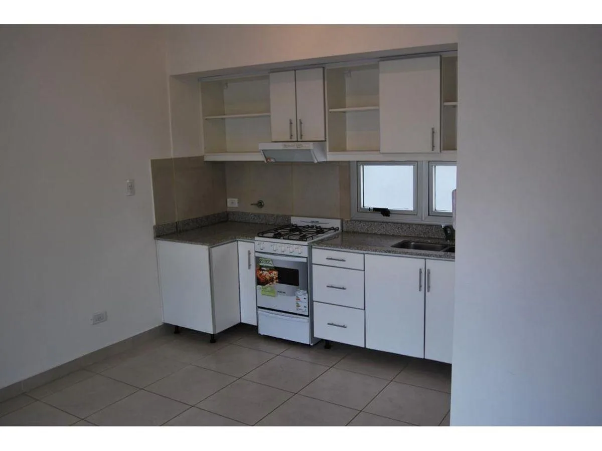 Departamento de 40 m&sup2; con 1 Dormitorio en Alquiler en Morón