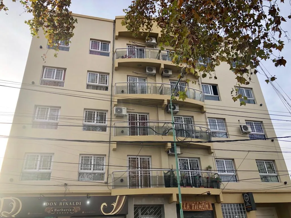 Apartamento de 2 ambientes com 1 dormitório em Merlo (centro)
