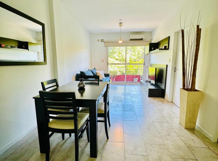 Меблированная квартира с 1 спальней в Parque Chas с балконом на Avenida