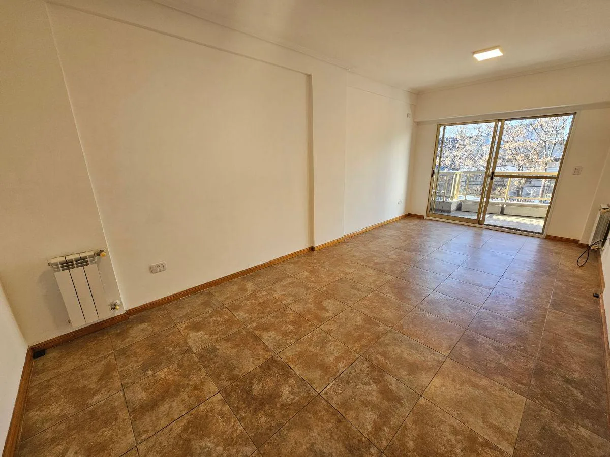Departamento en Alquiler de 2 Ambiente con Balcón. Villa de Parque