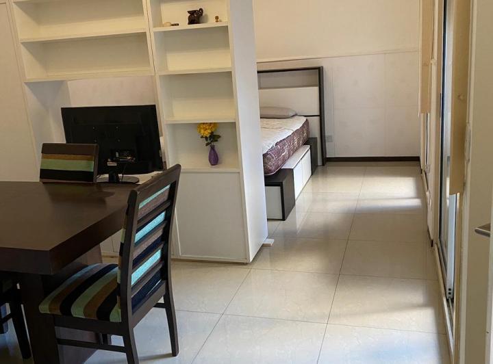 Departamento monoambiente temporario con patio en Villa Urquiza