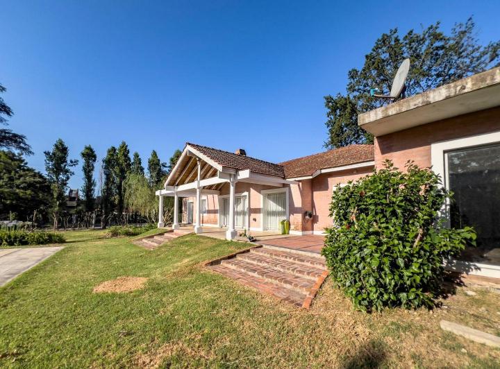 Casa de 4 ambientes com 3 dormitórios em Ituzaingó