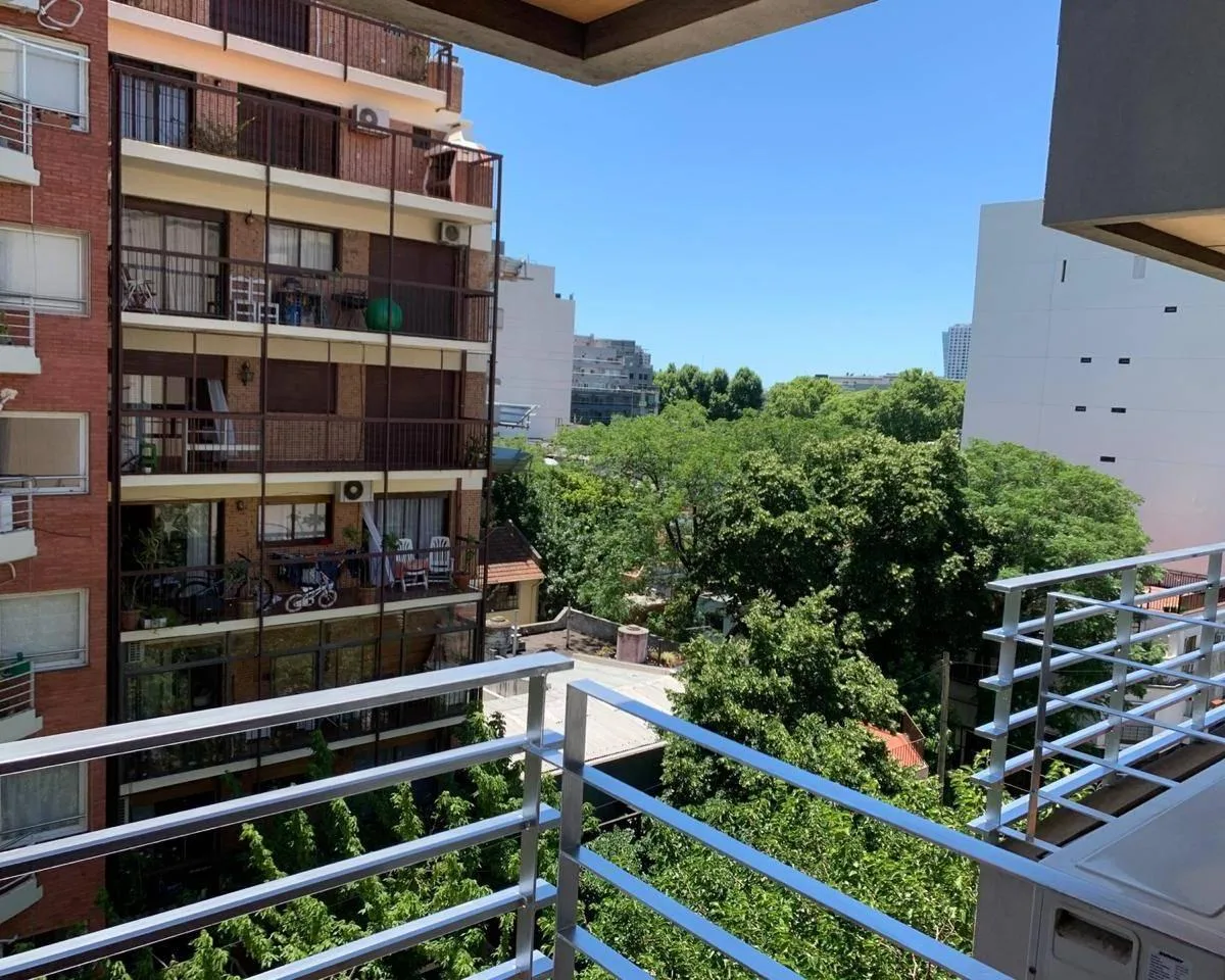 Apartamento de dois quartos em Belgrano com vaga e varanda