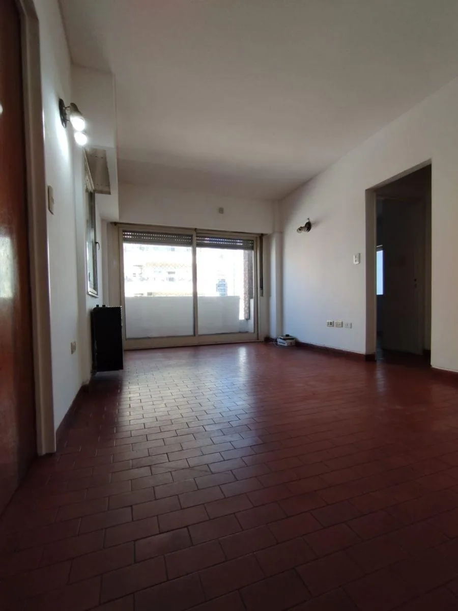 Two-bedroom apartment with balcony in Lomas de Zamora