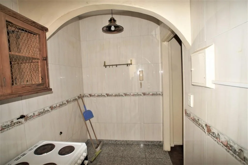 Refurbished two-room apartment in Recoleta with no building fees