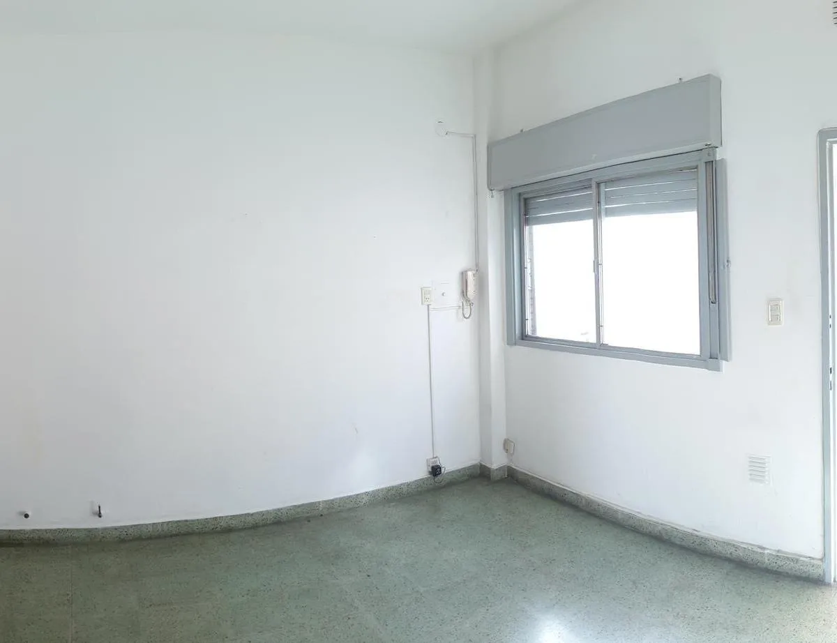 PH de três ambientes com 2 quartos no térreo em Tres de Febrero