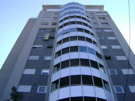 Two-bedroom apartment with balcony and assigned covered parking in Vicente López