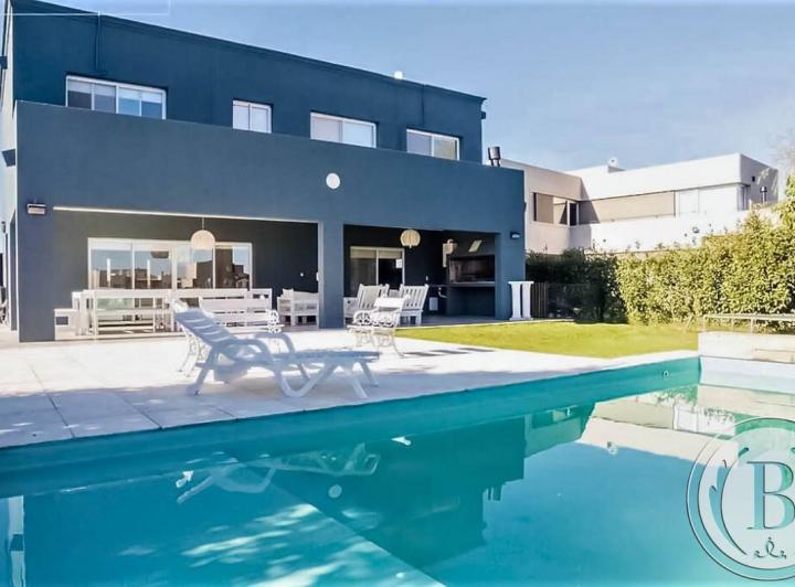 Меблированный дом с 4 спальнями в Villanueva Tigre