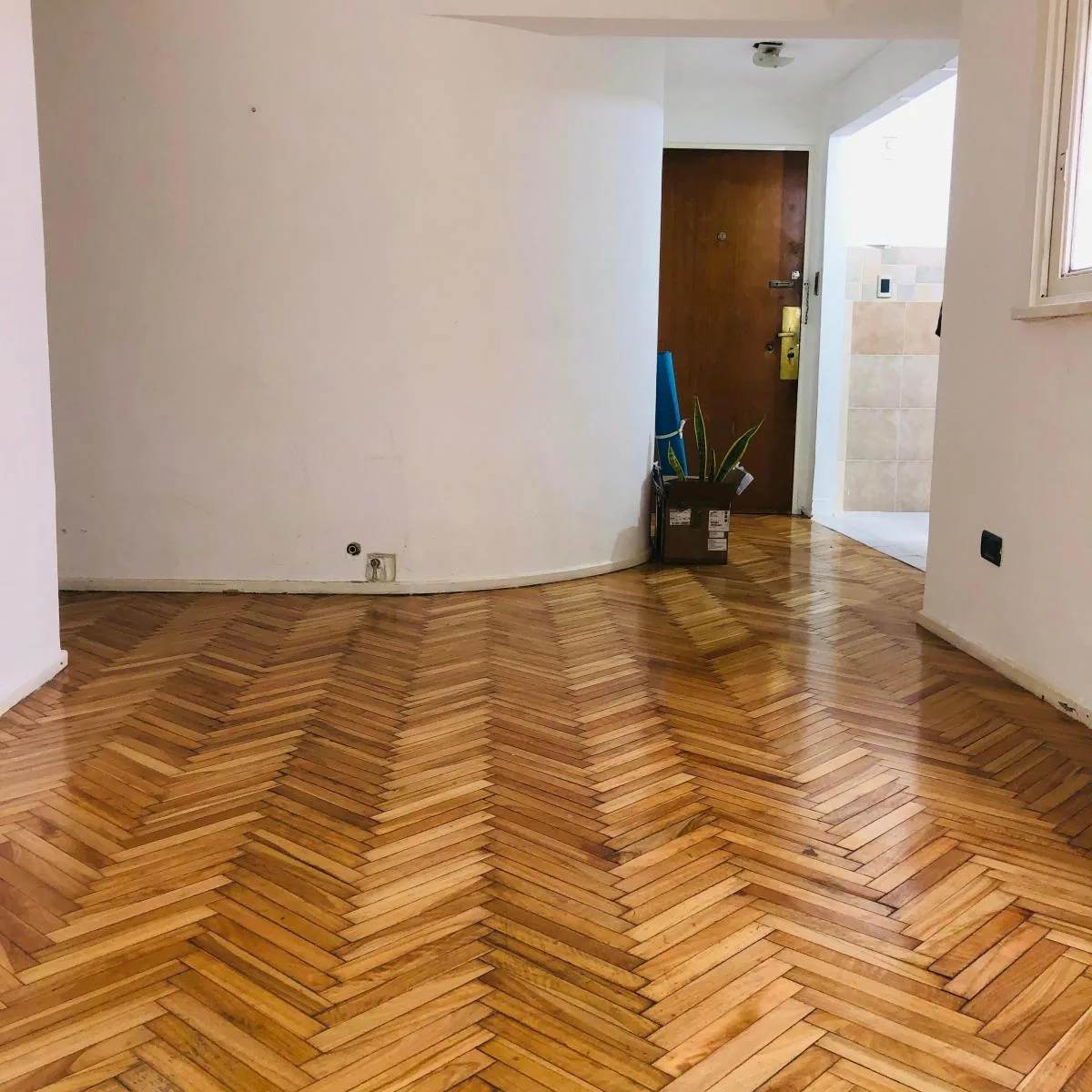 Excelente Ubicacion 2 Ambientes - Cocina y Baño Reciclado - Parquet - Aire