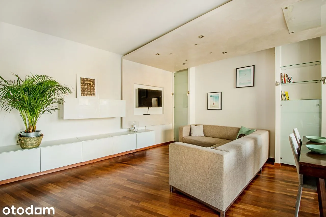 Piso 6, balcón 7 m², aire acondicionado