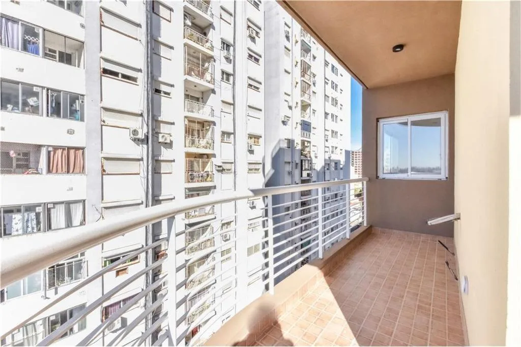 Alquiler de Departamento de 2 Ambientes con Balcon y Cochera