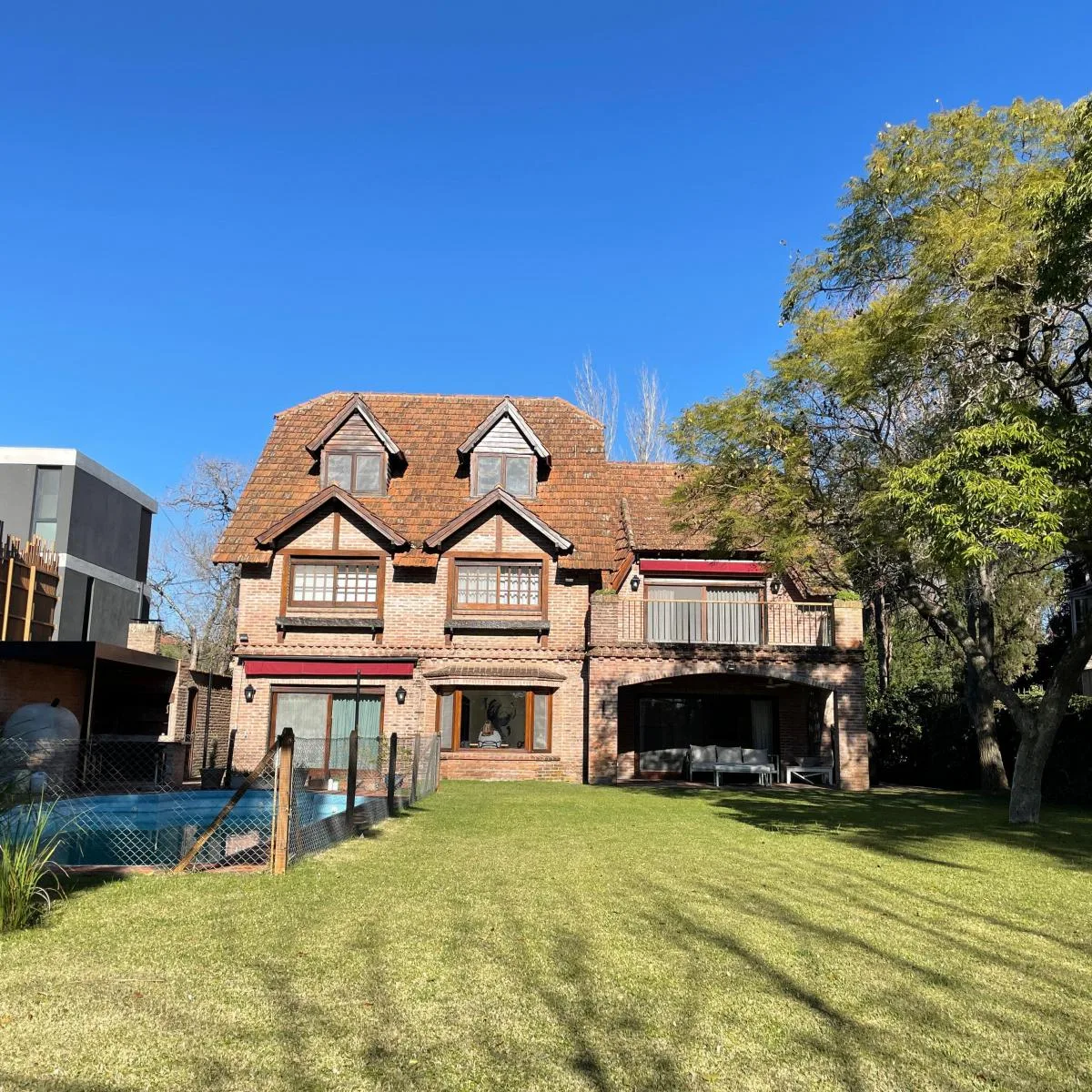 Casa de 4 dormitórios em Beccar