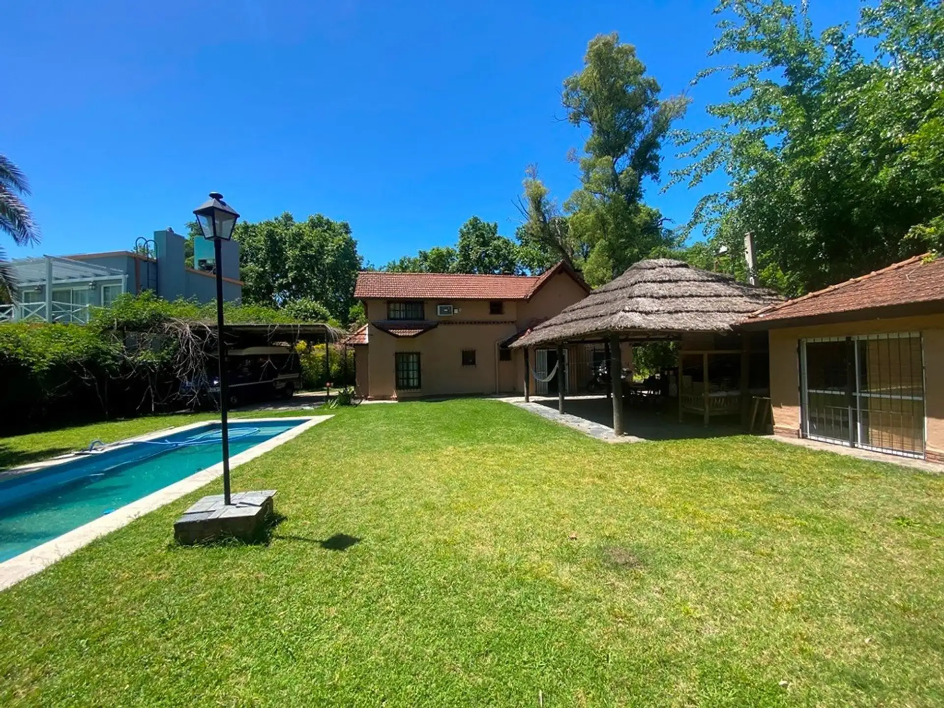 Casa de 4 dormitorios en Ituzaingó, Parque Leloir