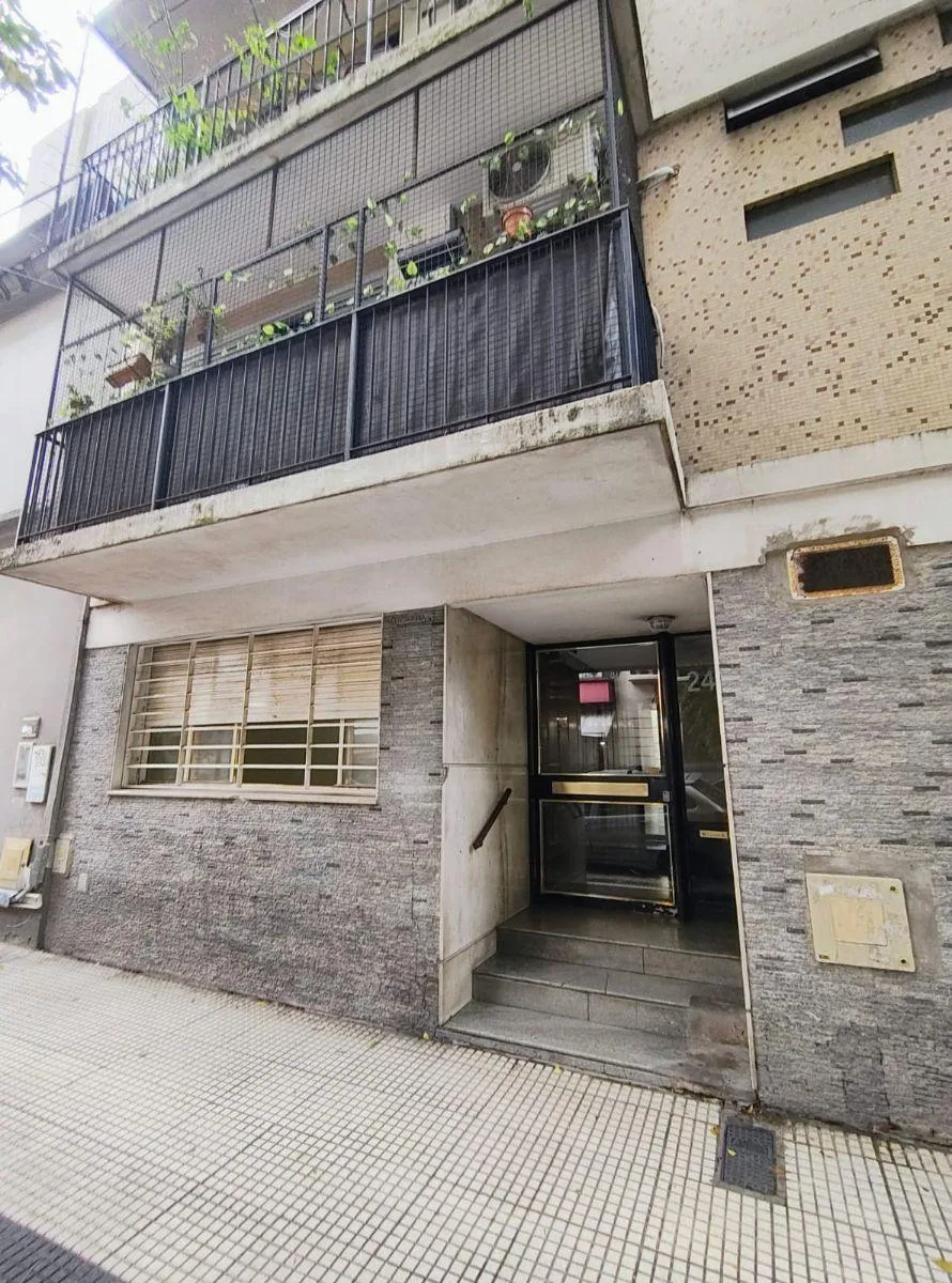 Departamento de 2 ambientes con patio en Almagro