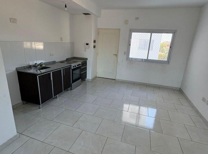 Kitnet de 44 m² com varanda e vaga fixa em General San Martín