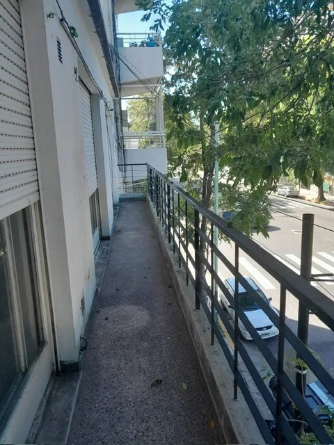 Departamento de 3 ambientes al frente en Pompeya