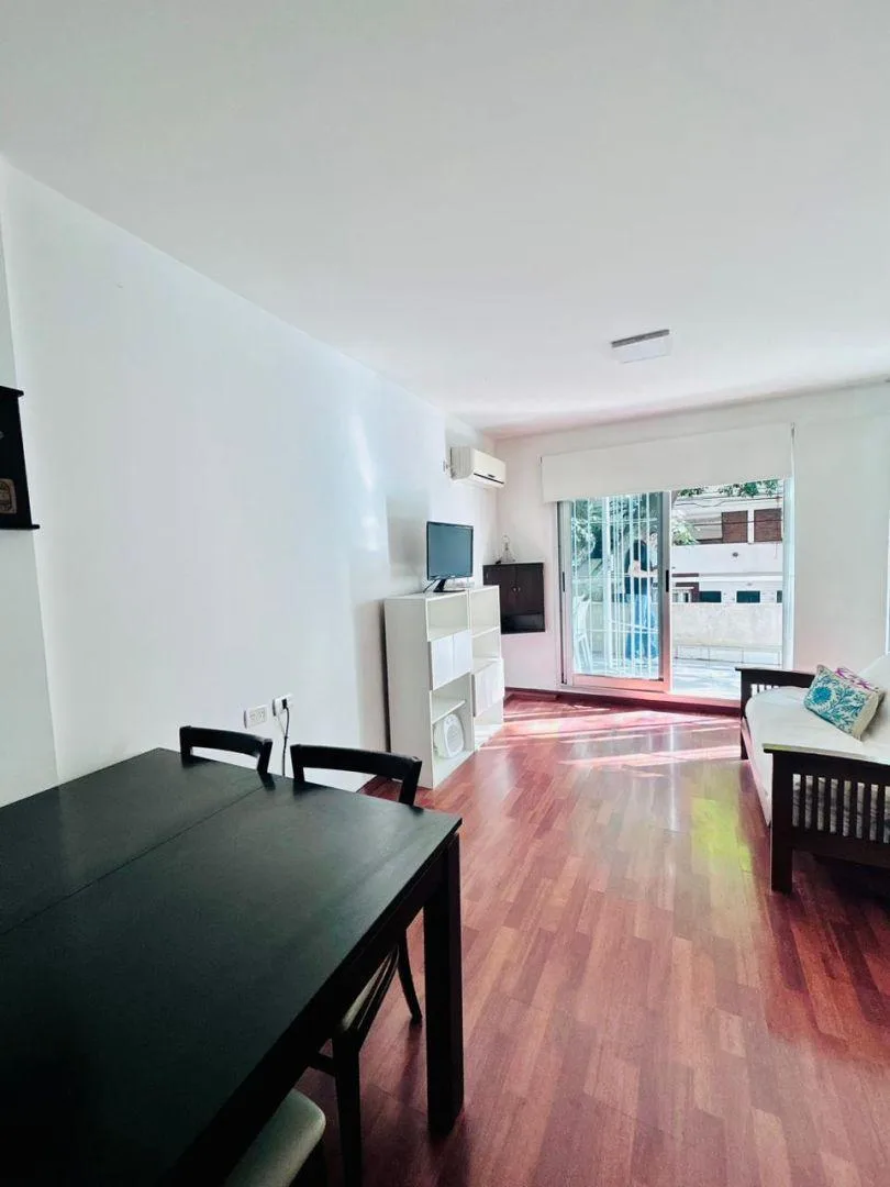 Kitnet mobiliada com varanda em Colegiales