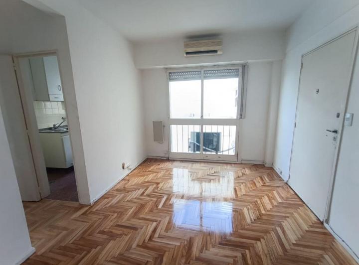 Departamento de 2 ambientes en Almagro con balcón y aire acondicionado