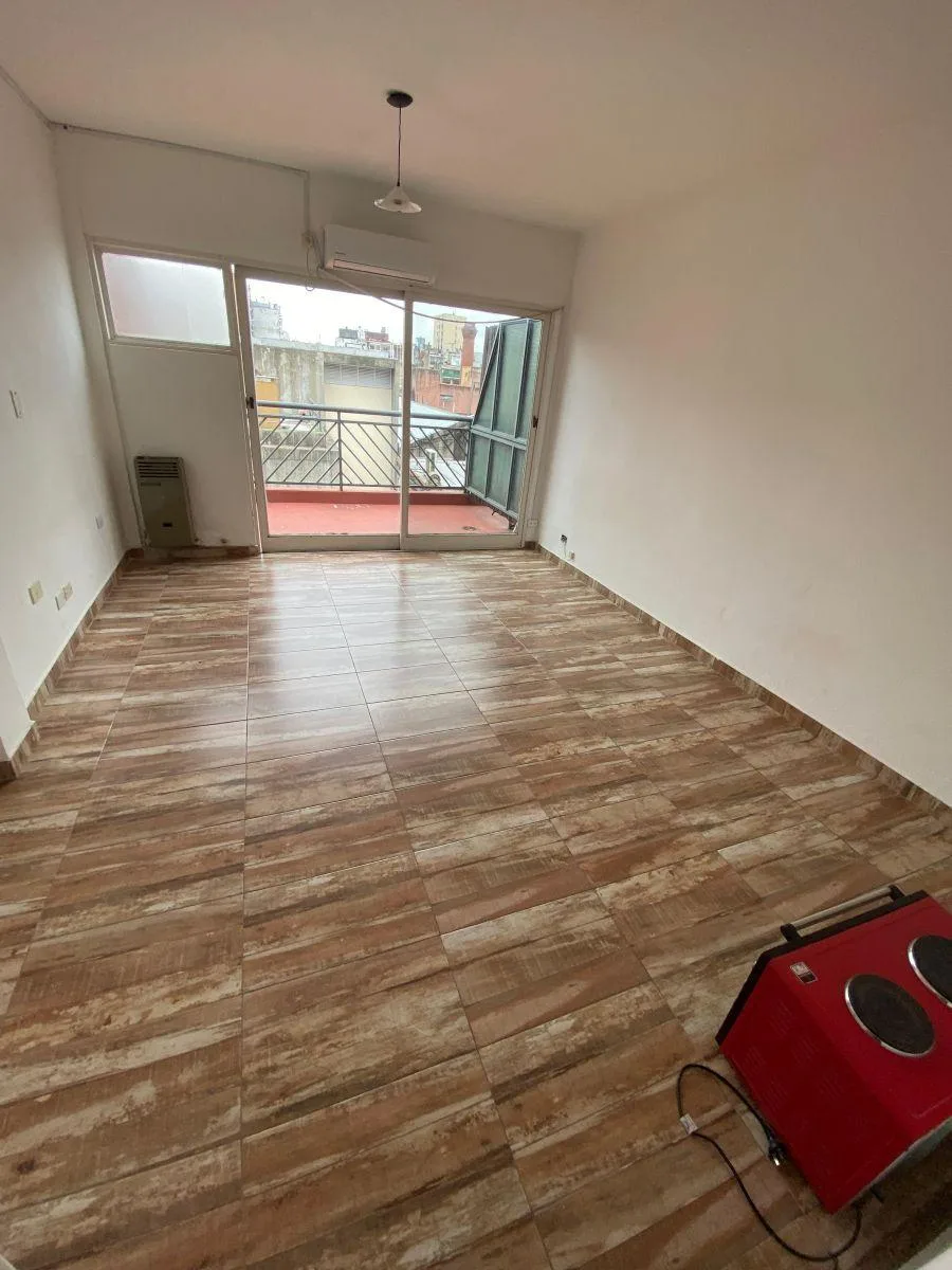 Kitnet com varanda em Balvanera