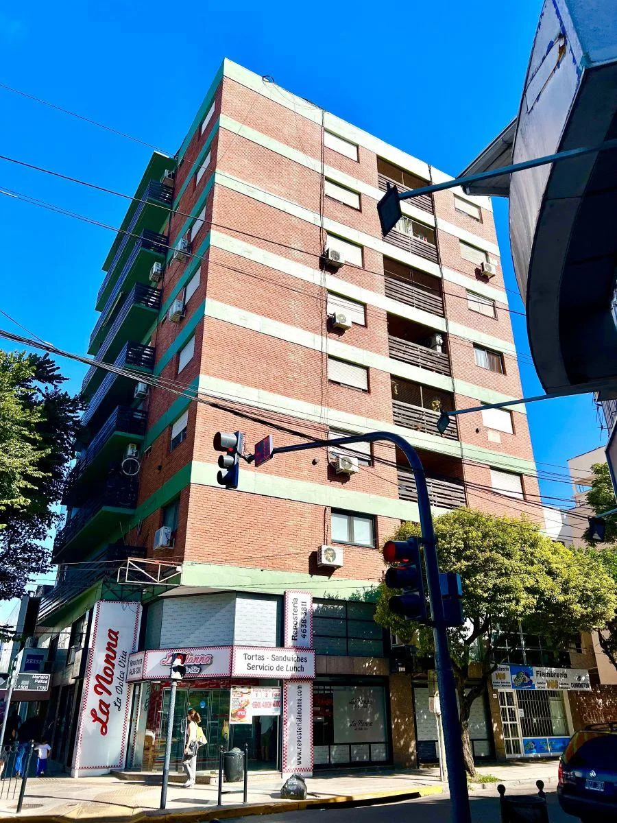 Квартира с 1 спальней и парковочным местом в Vicente López