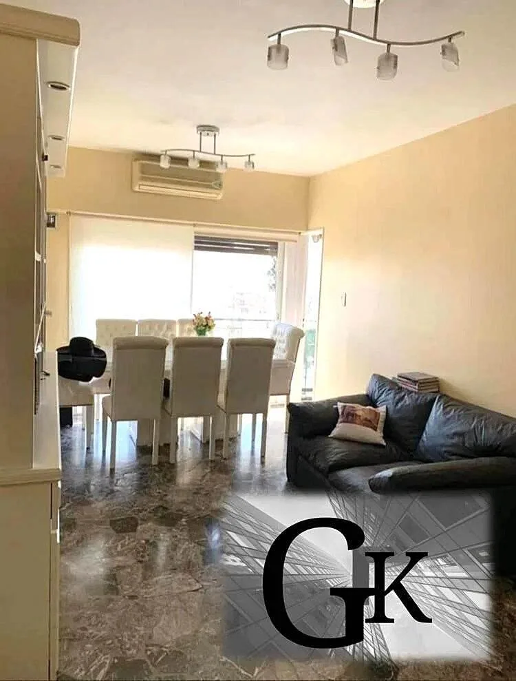 Departamento de 4 ambientes en Flores