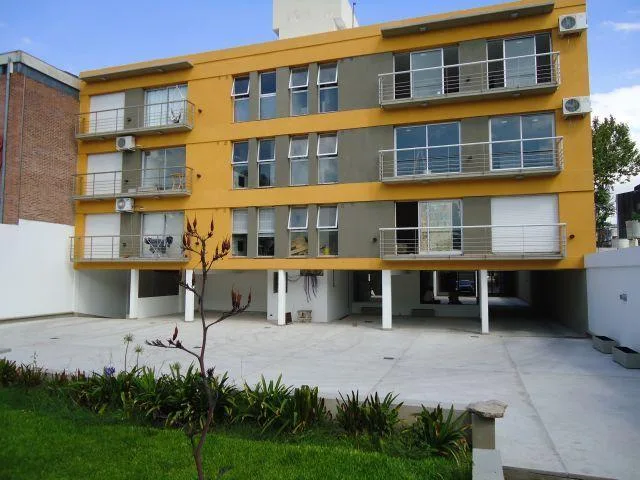 Departamento de 2 ambientes con cochera en San Isidro