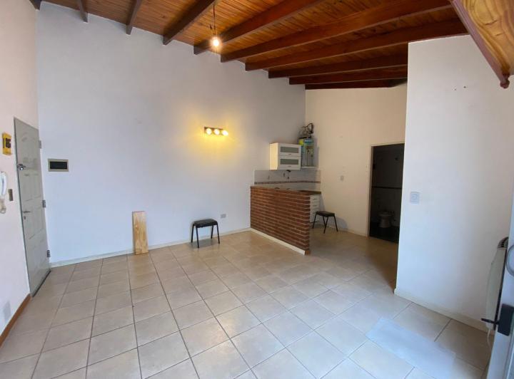 PH de dois ambientes com 1 quarto e pátio em Mataderos