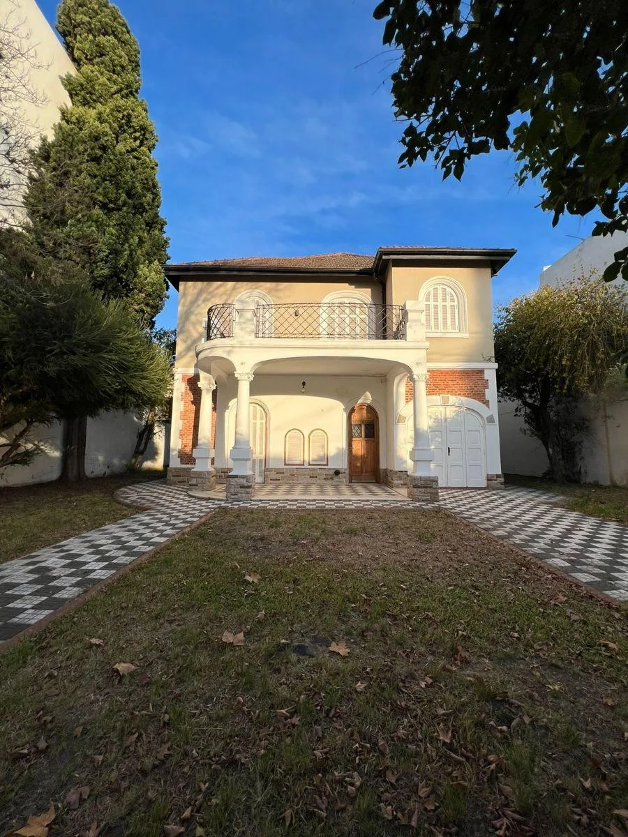 Casa de 6 dormitorios en Villa Urquiza