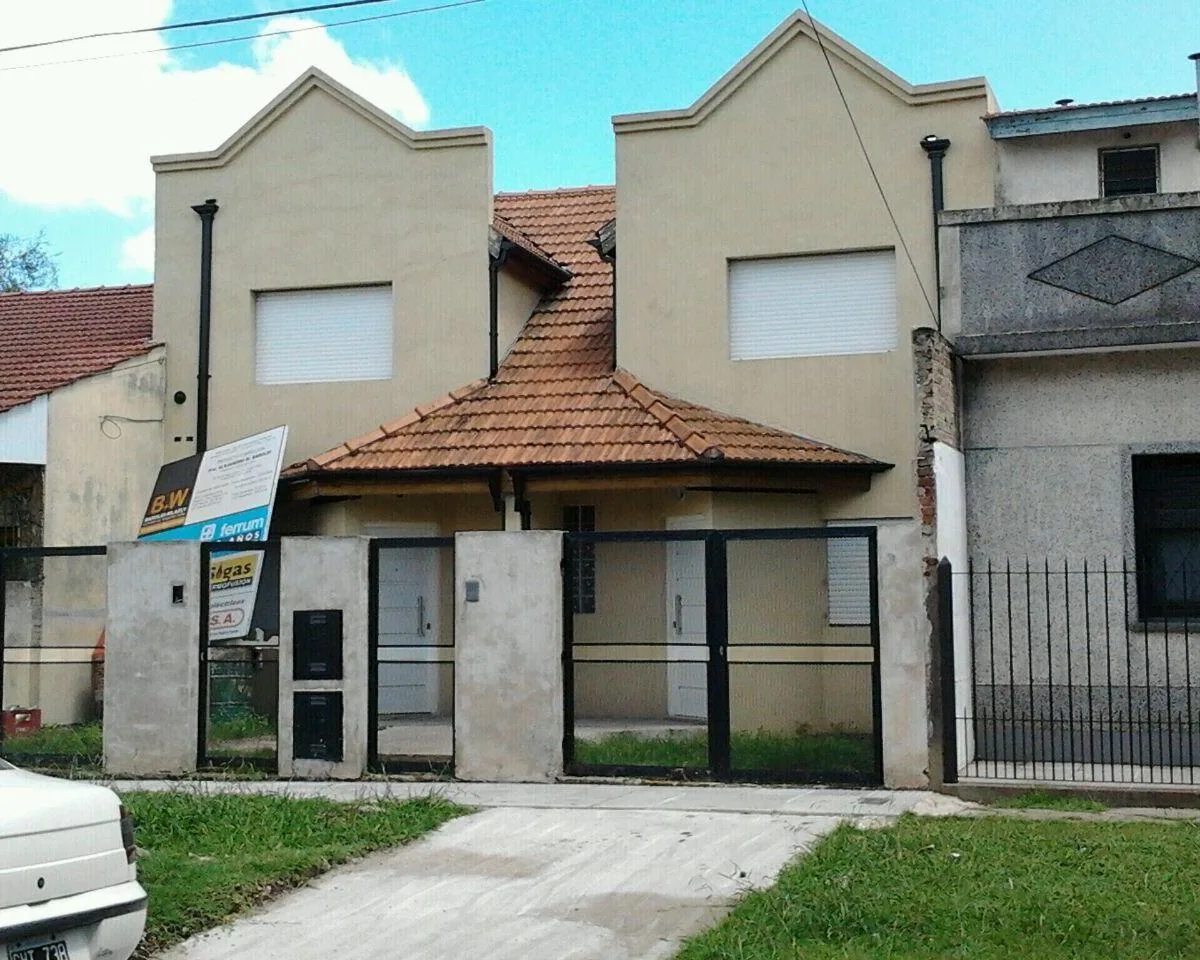 Two-bedroom PH duplex in Lomas de Zamora