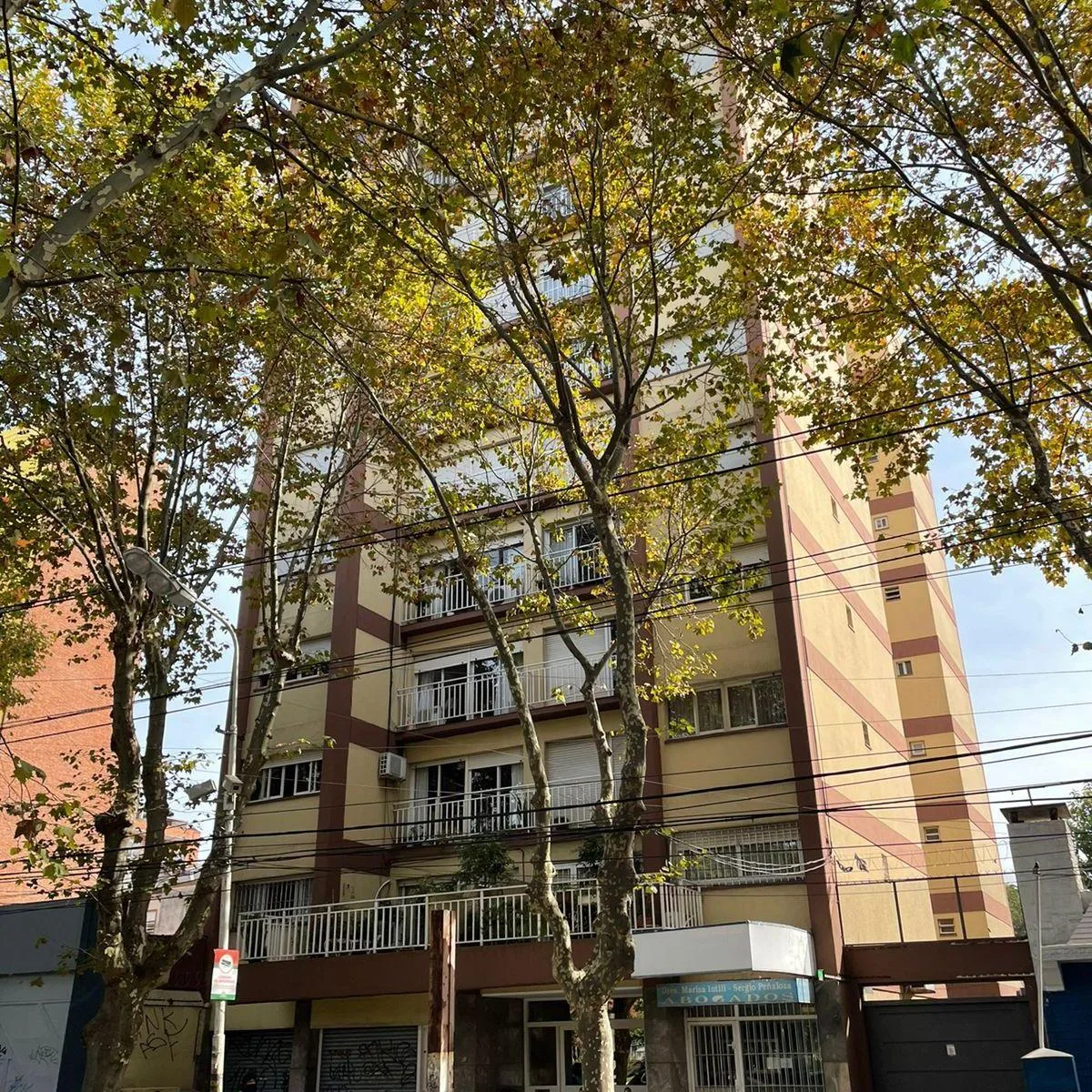 Apartamento de 2 ambientes com varanda em Monte Grande