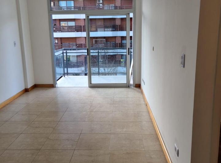 Departamento de 2 ambientes con cochera en Quilmes Centro