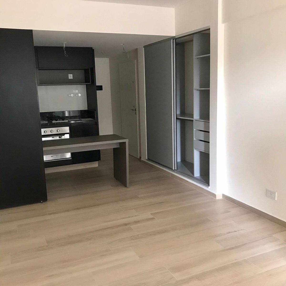 Квартира-студия на улице с балконом-террасой в Saavedra