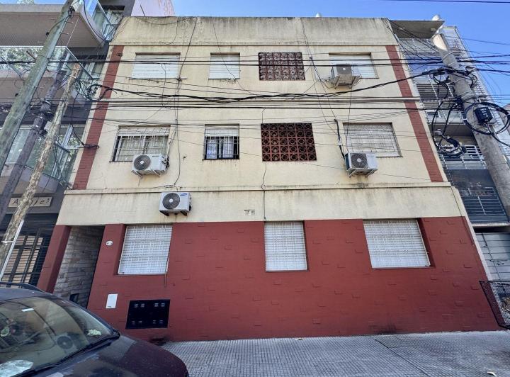 Two-room apartment in Caseros, Tres de Febrero