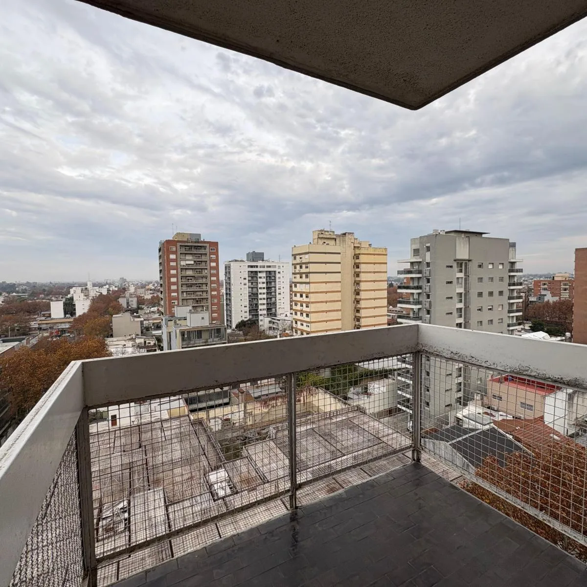 Monoambiente en Alquiler Muy Luminoso en Piso Alto