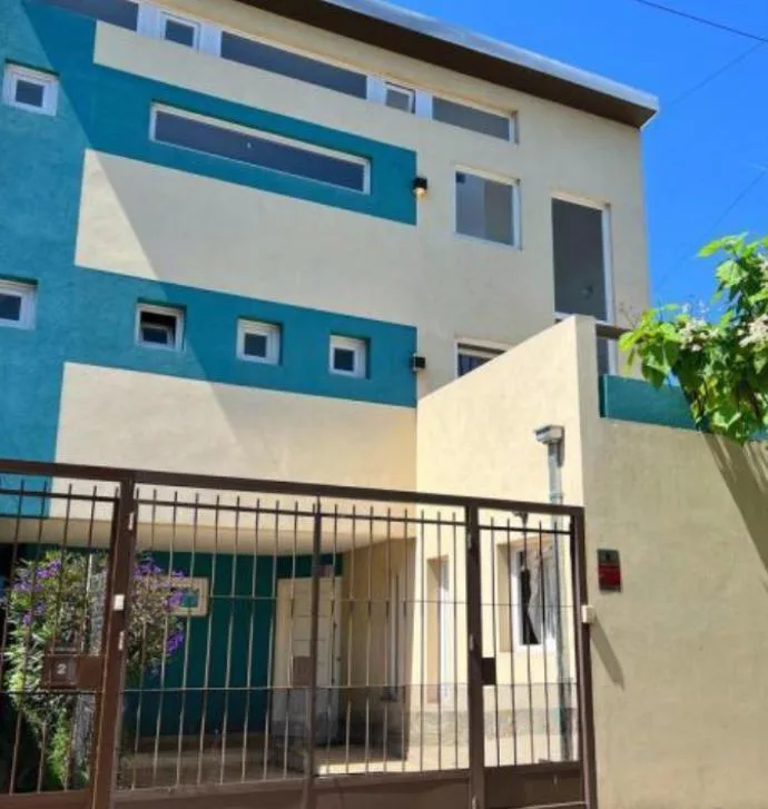 PH de 5 ambientes con jardín, terraza y cochera en San Isidro