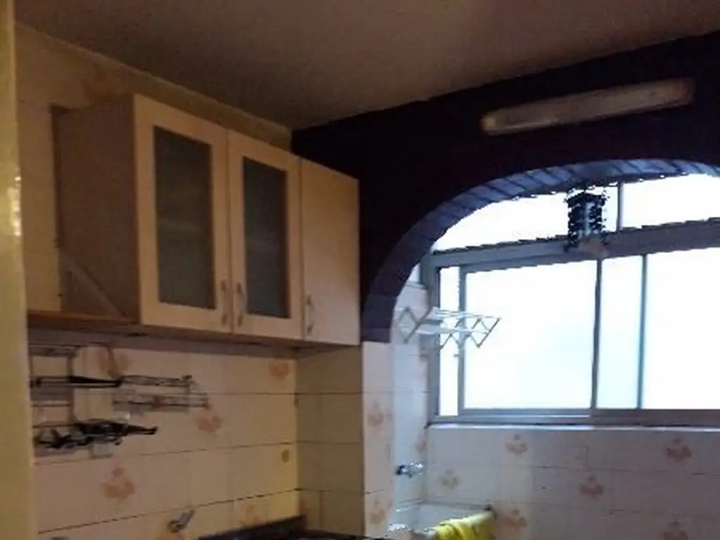 2 dormitorios con balcón y splits