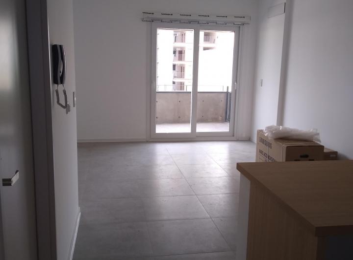 Ambiente en 4° piso con balcón terraza en Boedo