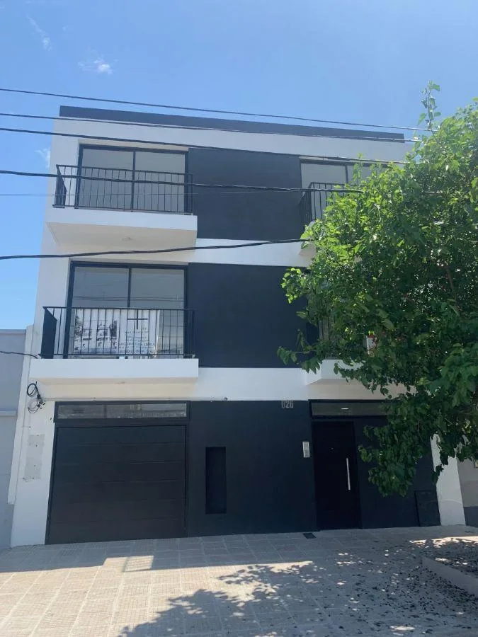 Квартира-студия на первом этаже в Avellaneda