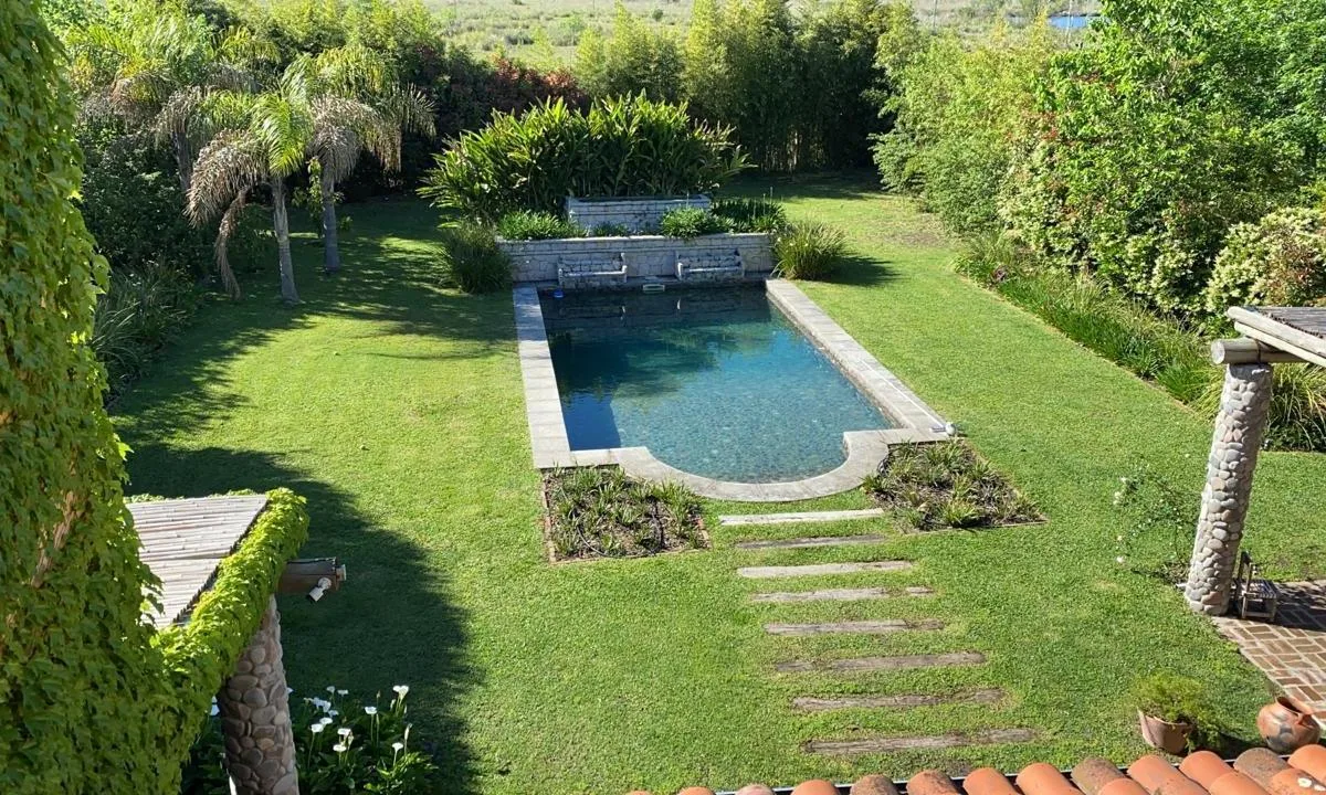 Four-bedroom house for temporary rent in Santa Bárbara, Tigre